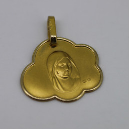 Medaille vierge or jaune 18 carats "nuage"