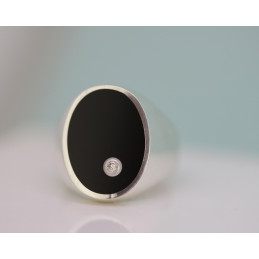 Chevaliere argent, onyx et diamant 0,02 carat