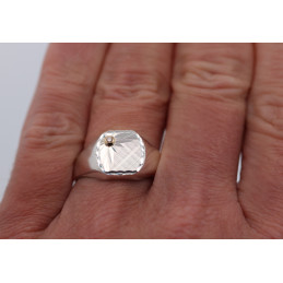 Chevalière argent et diamant 0,002 carat