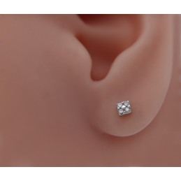 Boucle d'oreille zirconiums 3,6 mm carrée et or blanc 18 carats