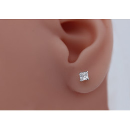 Boucle d'oreille zirconium 4 mm carré et or blanc 18 carats