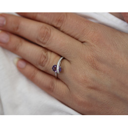 Bague or blanc 18 carats et améthyste et zirconiums