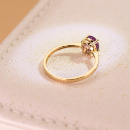 Bague or jaune 18 carats et améthyste 7 x 5 mm