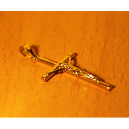 Pendentif Croix Or jaune 18 carats avec Christ