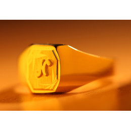 Chevalière or jaune 18 carats pour femme forme losange2