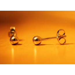 Boucles d'oreilles tout or blanc 18 carats "boules"