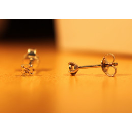 Boucles d'oreilles or 18 carats et diamant 0,010 carat