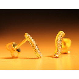 Boucles d'oreilles or jaune 18 carats, diamant 0,10 carat