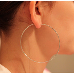 Boucles d'oreilles femme or blanc 18 carats créoles 70 mm