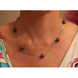 Collier or 18 carats et 7 perles de Tahiti rondes 9/10 mm